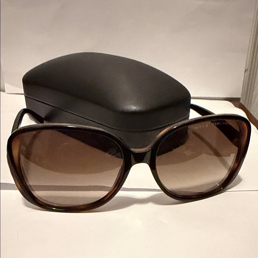 Marc by Marc Jacobs Elegant Brown Sunglasses with Case